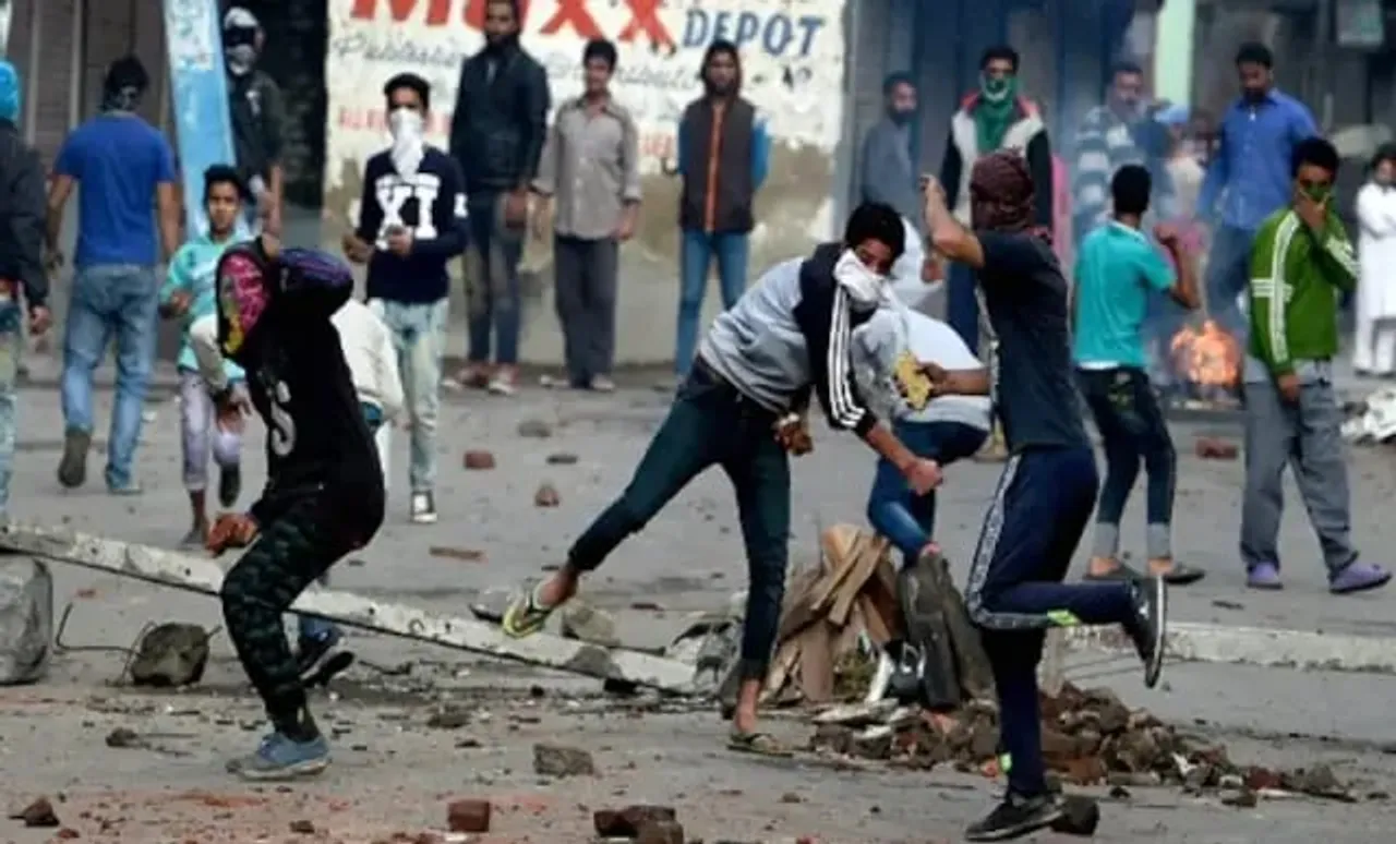 Assam: 3 Constables Injured In Stone Pelting At Golaghat Tea Estate